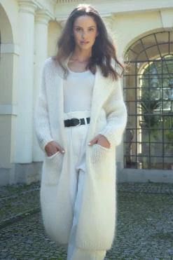 Kardigany Na Jesień I Zimę | Kardigany Eleganckie>Fobya Delikatny długi kardigan z wełny alpaki F1734 ecru
