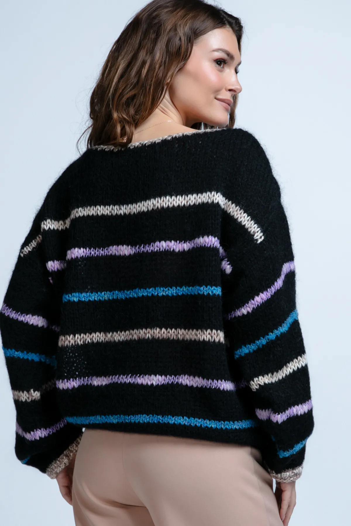 Swetry Oversize | Swetry We Wzór>Fobya DELIKATNY KOLOROWY SWETER Z WEŁNY ALPAKI F1844 czarny
