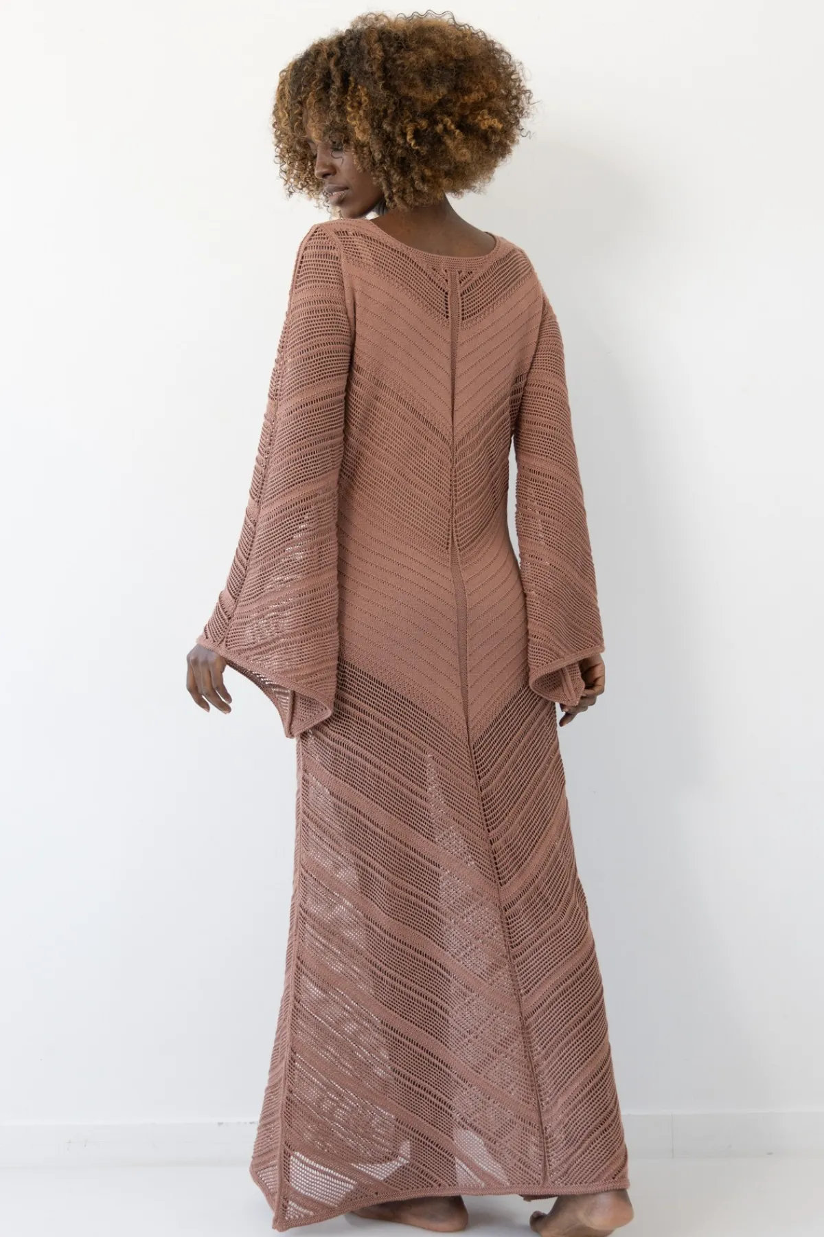 Sukienki Na Co Dzień | Sukienki Boho>Fobya Długa ażurowa sukienka boho F2035 mocha