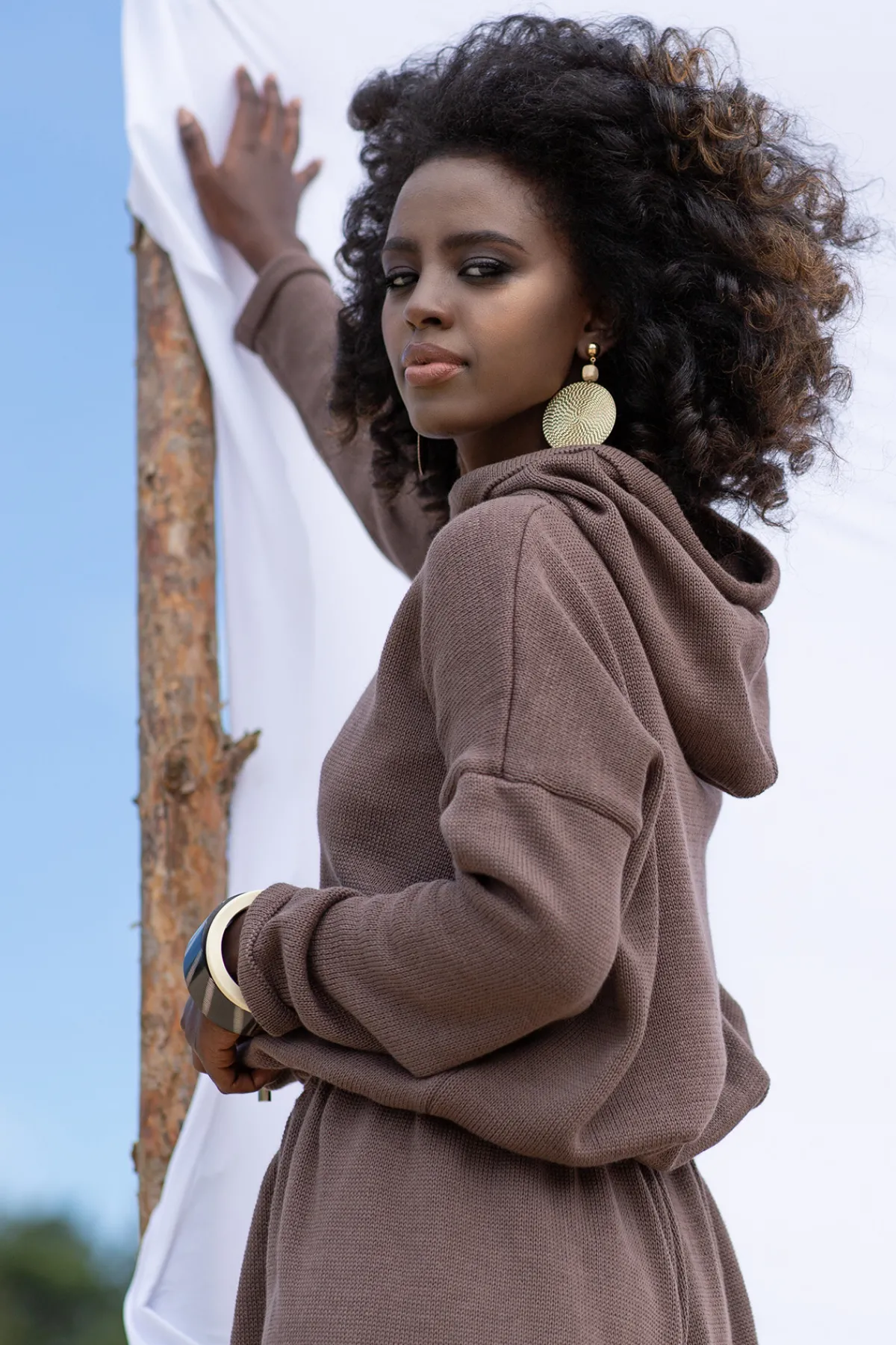 Bluzy | Bluzy>Fobya Dzianinowa letnia Bluza z kapturem F1250 choco