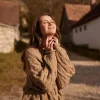 Swetry Na Jesień I Zimę | Ciepłe Swetry>Fobya Elegancki sweter z wełny dziewiczej i wełny alpaki F1767 mocca