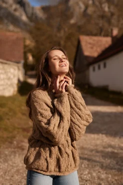 Swetry Na Jesień I Zimę | Ciepłe Swetry>Fobya Elegancki sweter z wełny dziewiczej i wełny alpaki F1767 mocca