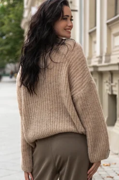 Swetry Oversize | Swetry Eleganckie><noscript><img width=
