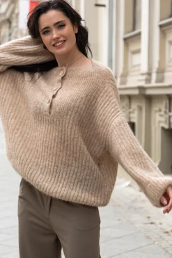 Swetry Oversize | Swetry Eleganckie><noscript><img width=