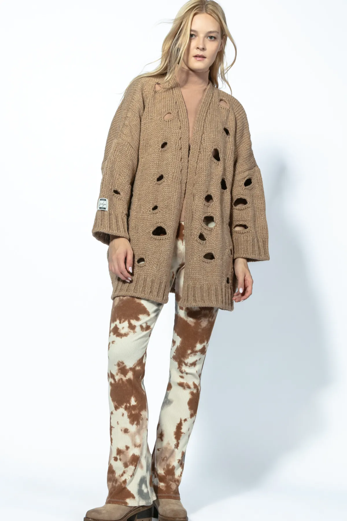Kardigany Na Jesień I Zimę | Kardigany Eleganckie>Fobya Kardigan chunky knit z pęknięciami F1738 carmel