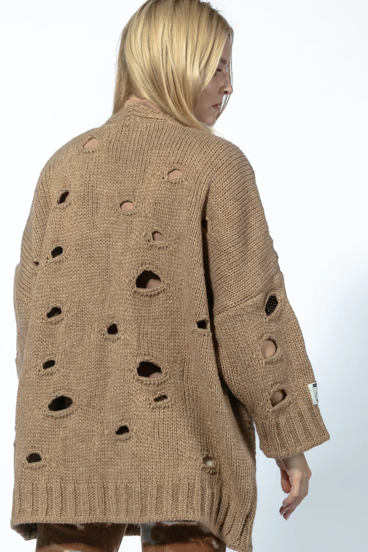 Kardigany Na Jesień I Zimę | Kardigany Eleganckie>Fobya Kardigan chunky knit z pęknięciami F1738 carmel