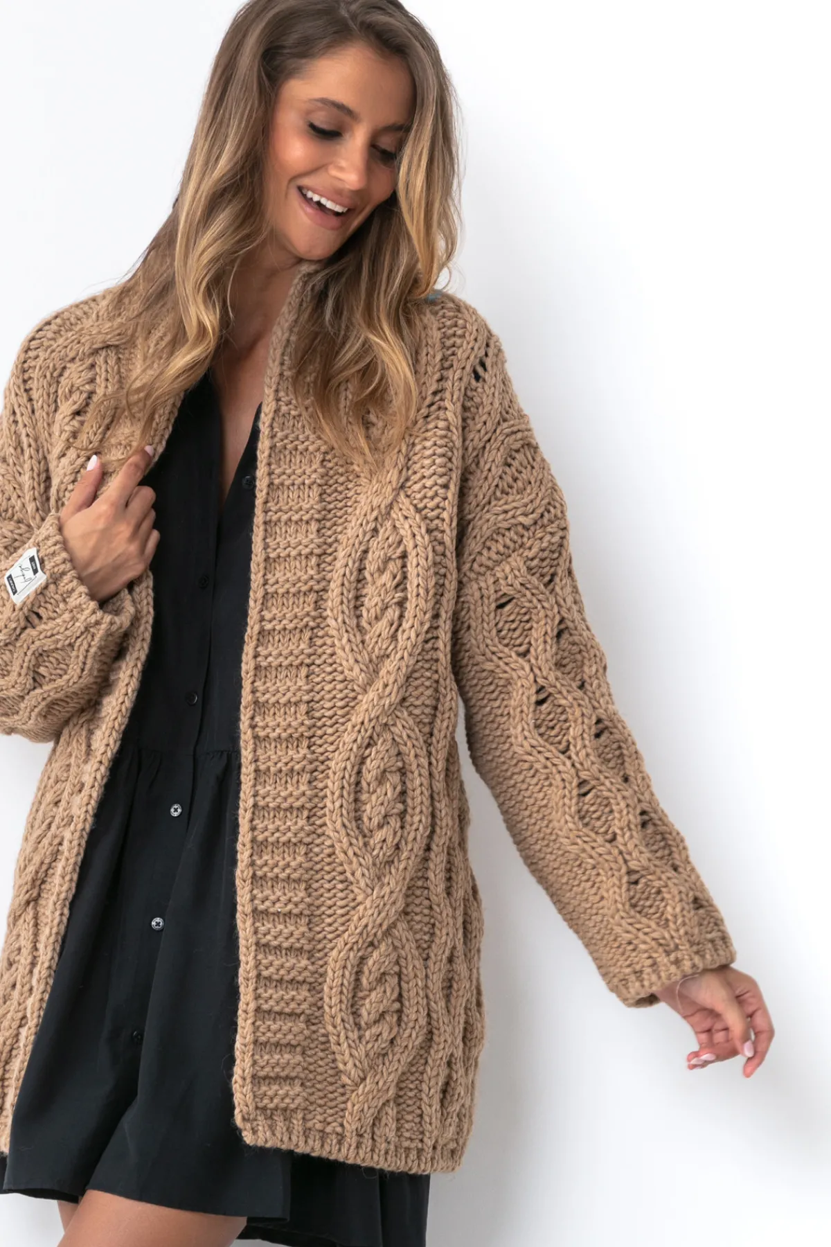 Kardigany Na Jesień I Zimę | Kardigany Klasyczne>Fobya Kardigan o grubym splocie Chunky Knit F1555 carmel