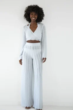 Spodnie I Top | Spodnie I Bluzka>Fobya Komplet długie spodnie ażurowe i bluzka wiązana F1862 biały