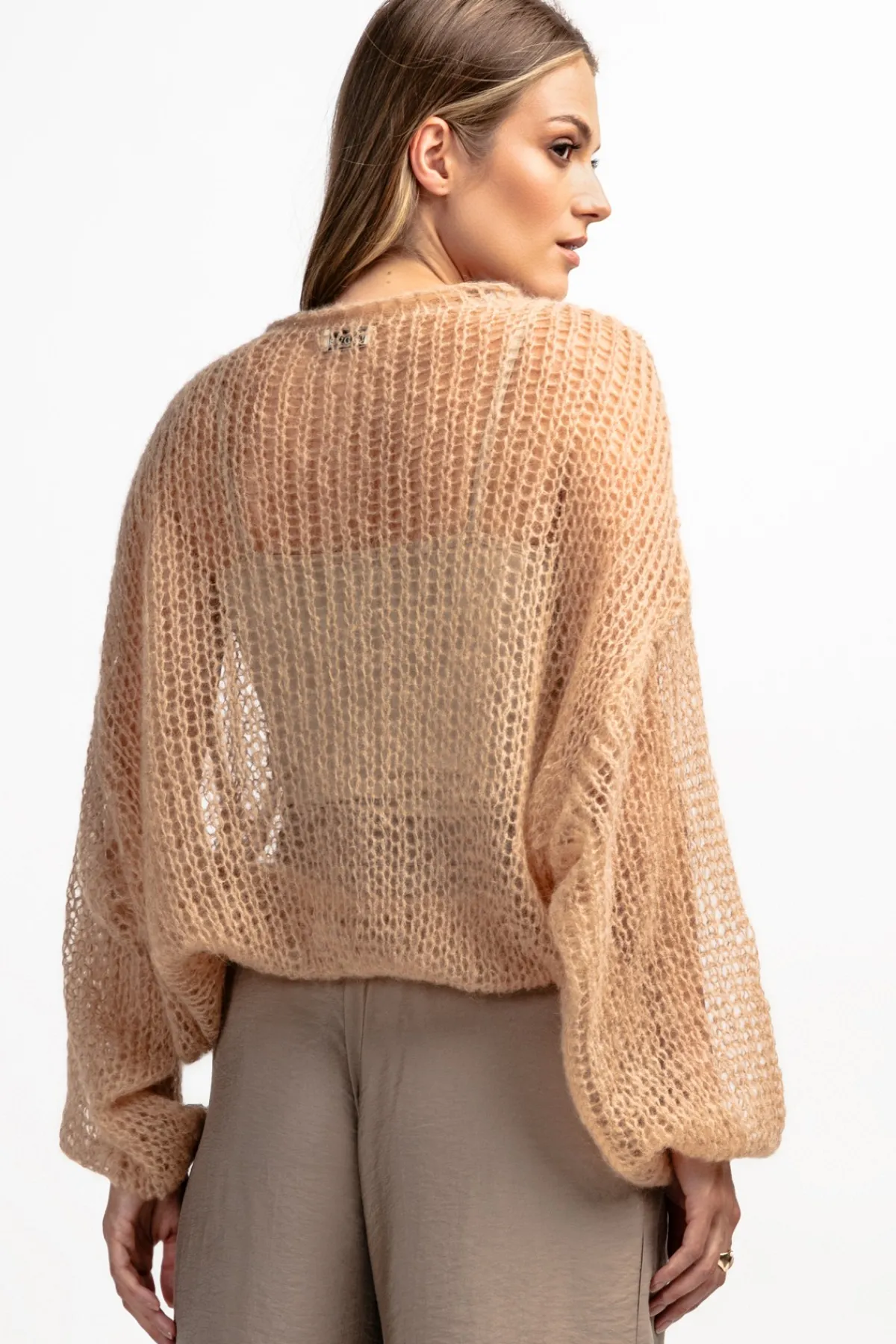 Swetry Na Jesień I Zimę | Swetry Oversize>Fobya Lekki sweter z wełny alpaki i moheru kroju oversize F1893 carmel