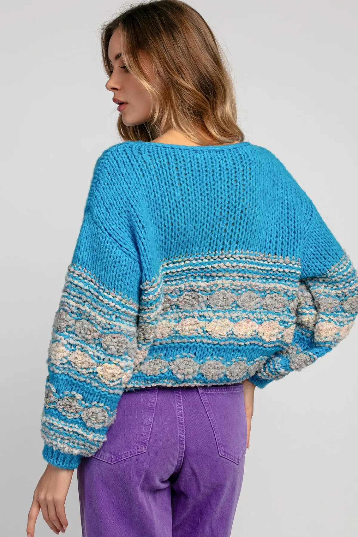 Swetry Oversize | Swetry Eleganckie>Fobya Luźny kolorowy sweter F1820 niebieski