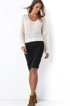 Swetry Oversize | Swetry Eleganckie>Fobya Sweter ovesize z dekoltem w serek F1492 ecru