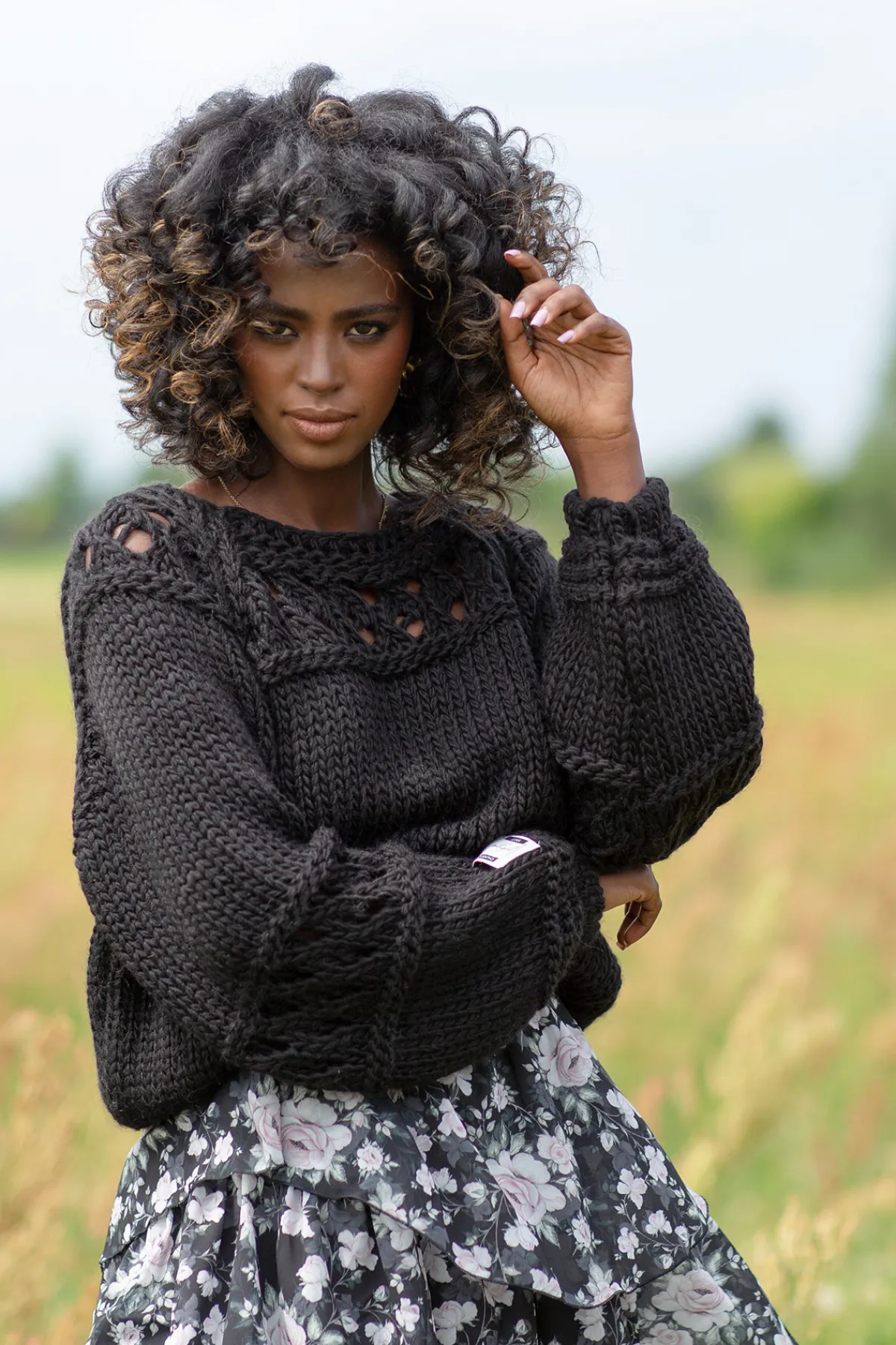 Swetry Na Jesień I Zimę | Ciepłe Swetry>Fobya Sweter z ażurem o grubszym splocie Chunky Knit F1260 czarny