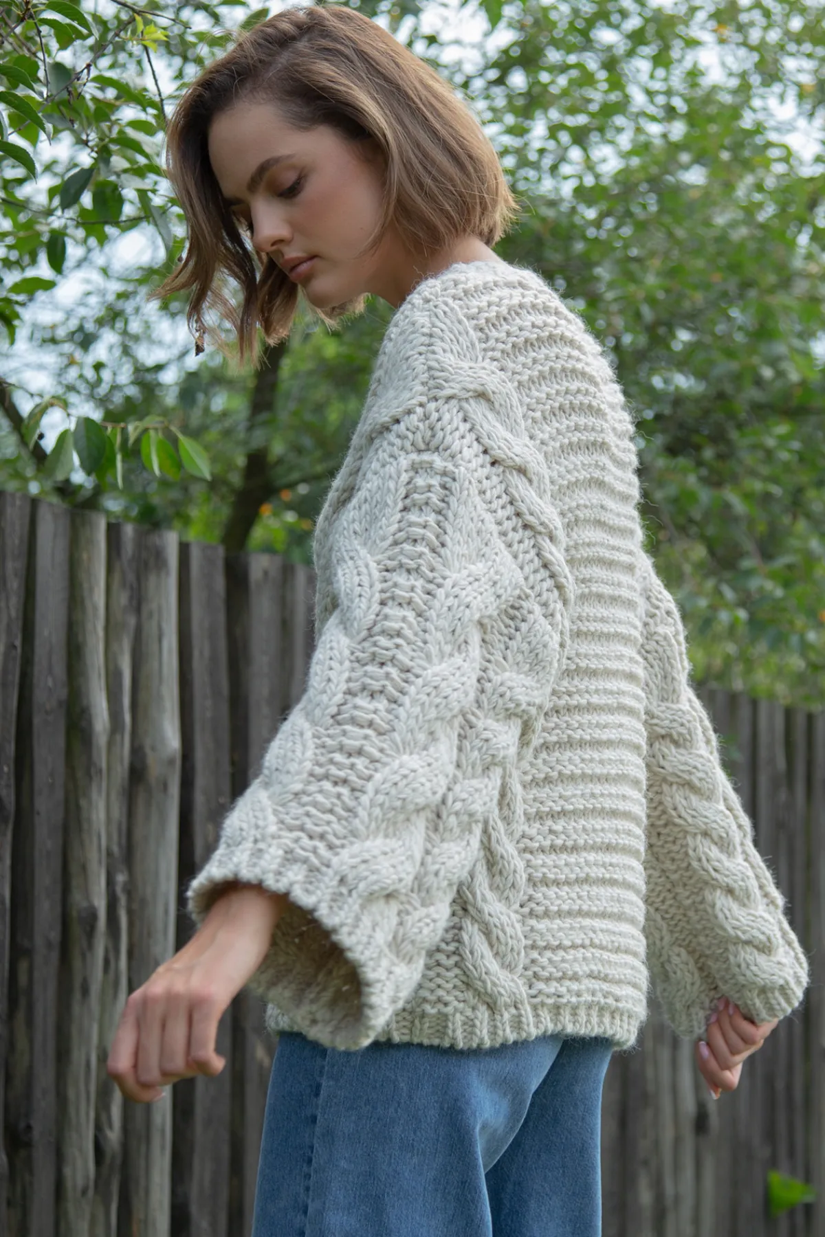 Swetry Na Jesień I Zimę | Ciepłe Swetry>Fobya Sweter z grubymi warkoczami CHUNKY KNIT F780 beżowy