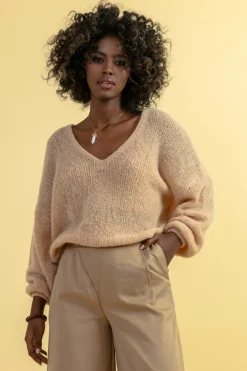 Swetry Oversize | Swetry Eleganckie>Fobya Sweter z wełny merynos F1670 ivory
