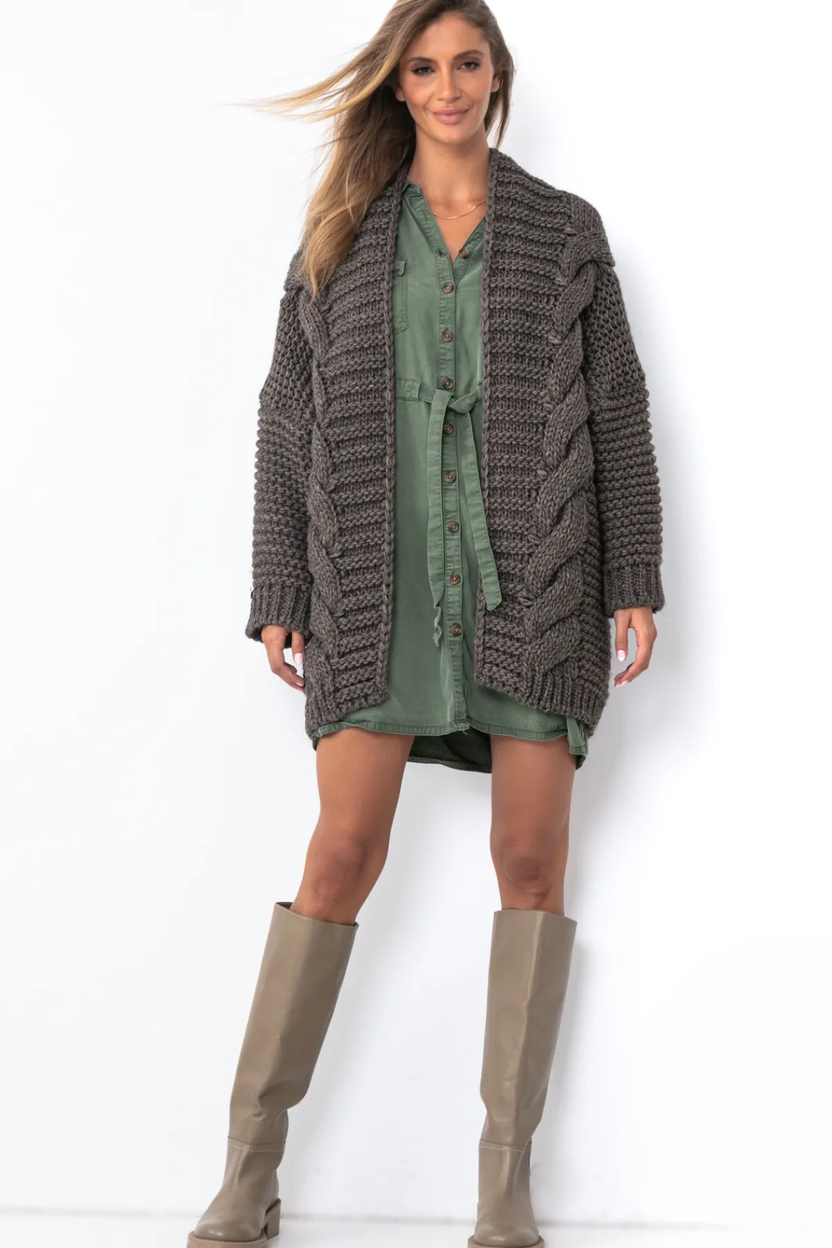 Kardigany Na Jesień I Zimę | Kardigany Klasyczne>Fobya Wełniany kardigan Chunky Knit o grubym splocie F1500 espresso