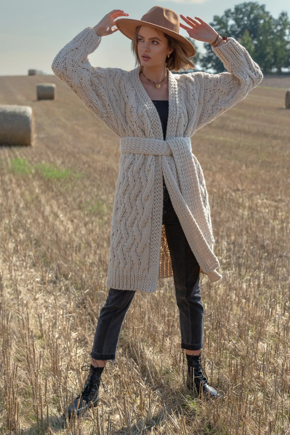 Kardigany Na Jesień I Zimę | Kardigany Z Paskiem>Fobya Wełniany kardigan o grubym splocie Chunky Knit F1480 beżowy