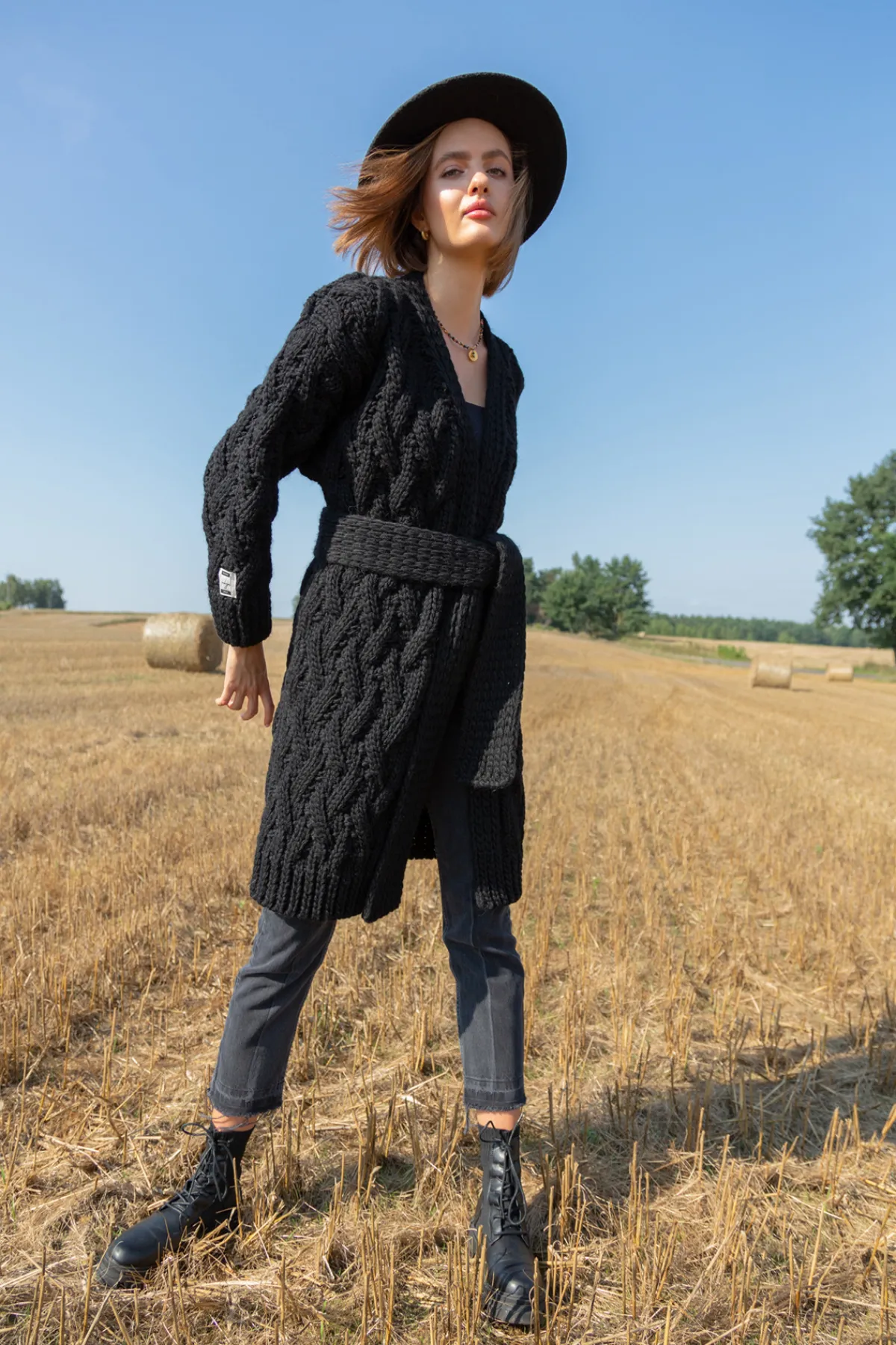 Kardigany Na Jesień I Zimę | Kardigany Z Paskiem>Fobya Wełniany kardigan o grubym splocie Chunky Knit F1480 czarny
