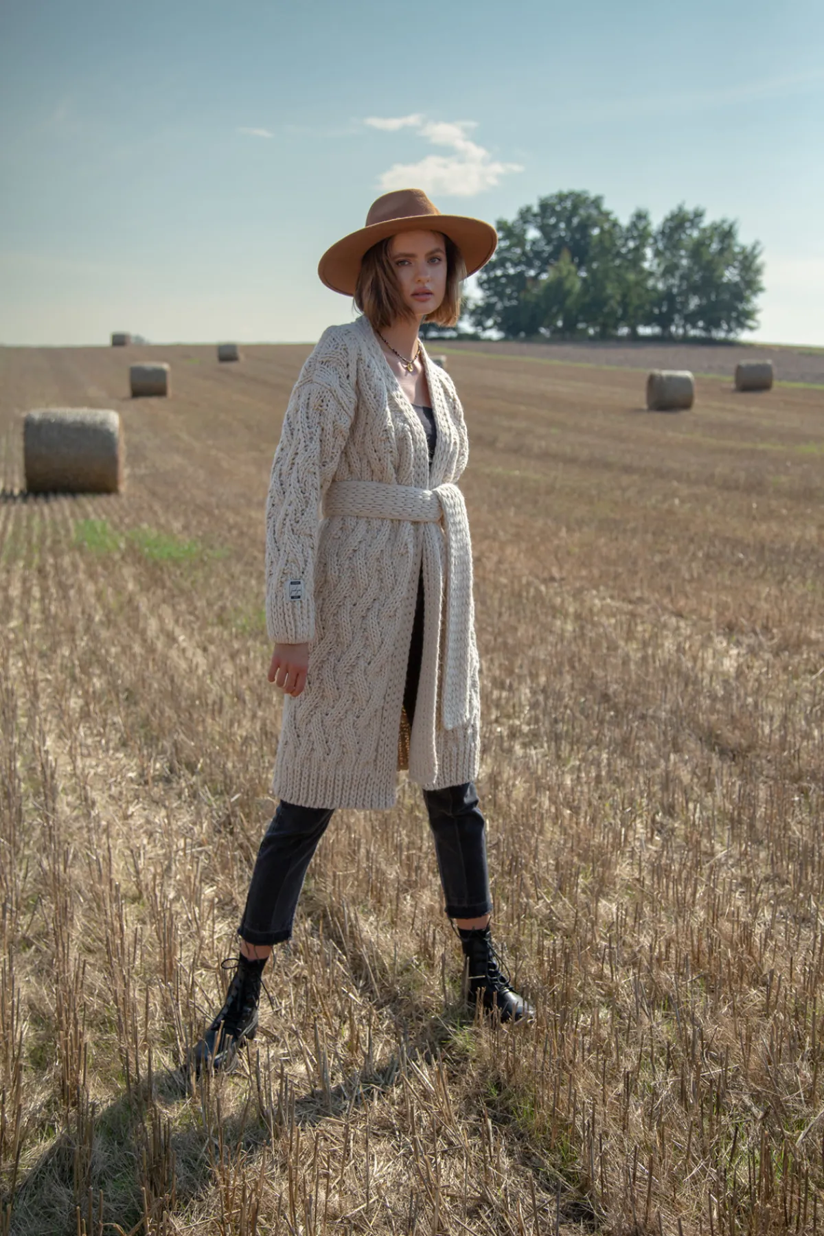 Kardigany Na Jesień I Zimę | Kardigany Z Paskiem>Fobya Wełniany kardigan o grubym splocie Chunky Knit F1480 beżowy