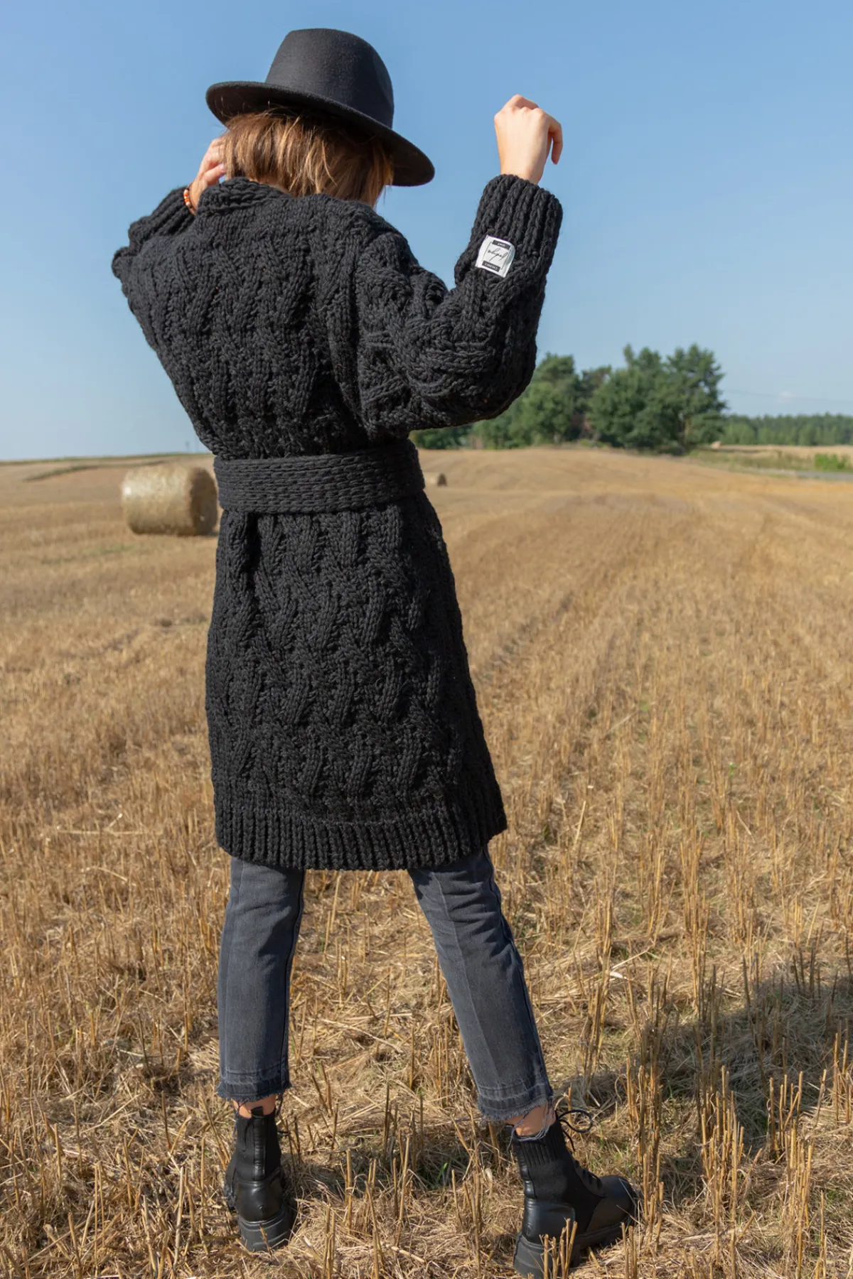 Kardigany Na Jesień I Zimę | Kardigany Z Paskiem>Fobya Wełniany kardigan o grubym splocie Chunky Knit F1480 czarny