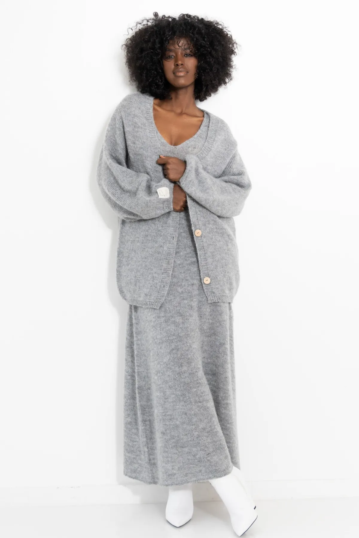 Kardigany Na Jesień I Zimę | Kardigany Eleganckie>Fobya Zapinany ovesizowy wełniany kardigan F1963 szary